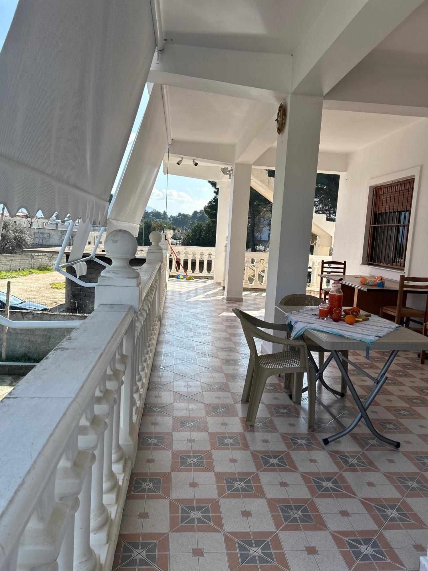 Kiki's 2 Villa *
